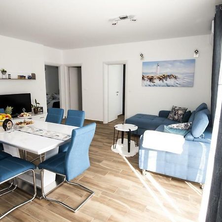 Blue Pearl Apartment Rogoznica  Bagian luar foto