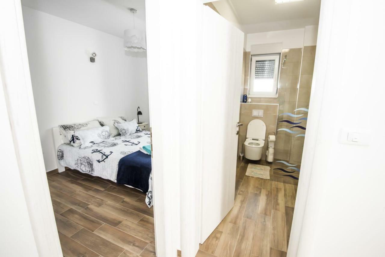 Blue Pearl Apartment Rogoznica  Bagian luar foto