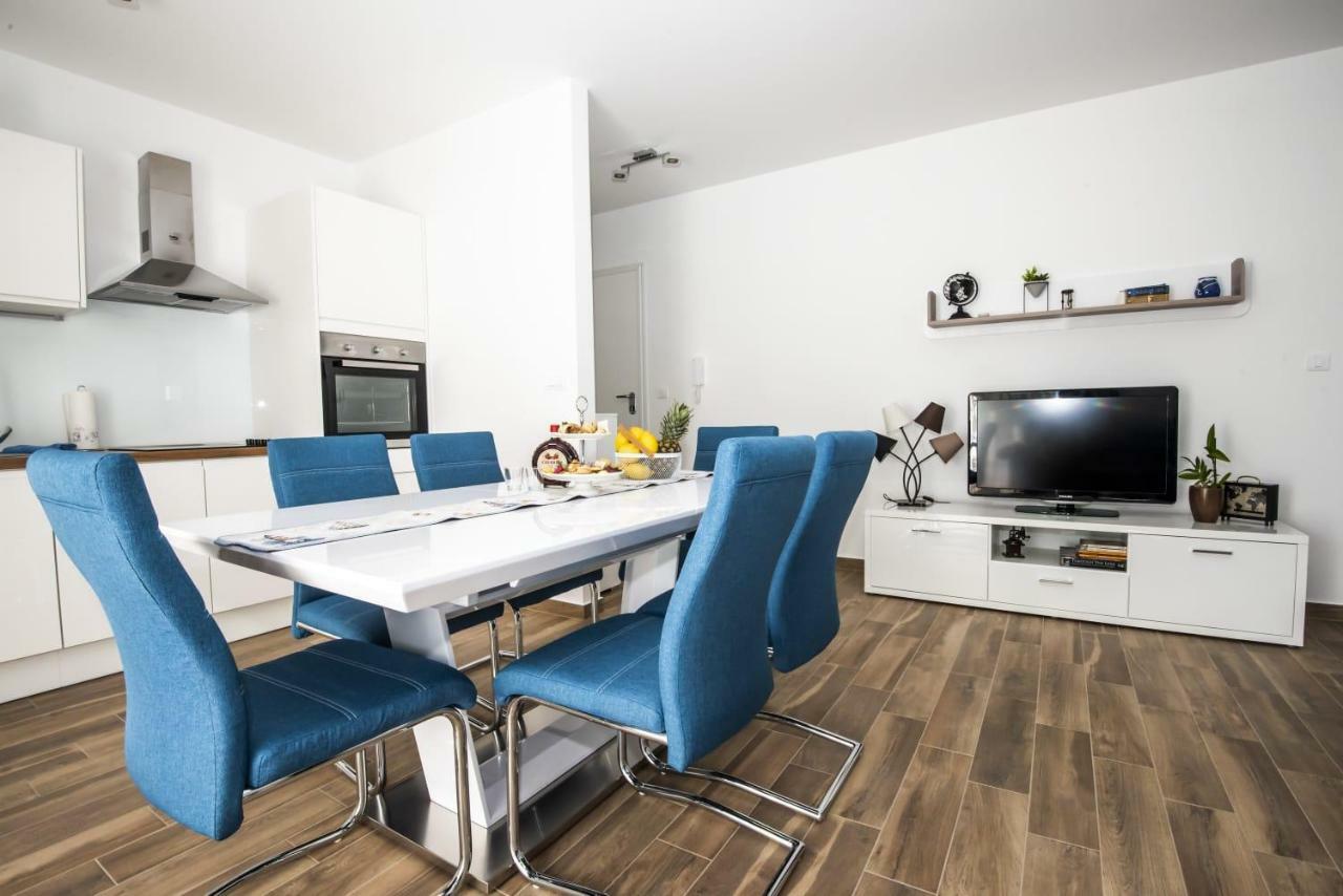 Blue Pearl Apartment Rogoznica  Bagian luar foto