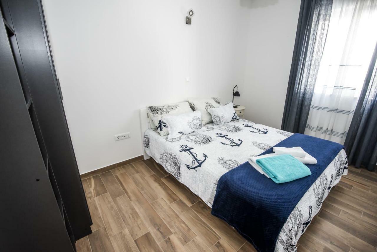 Blue Pearl Apartment Rogoznica  Bagian luar foto