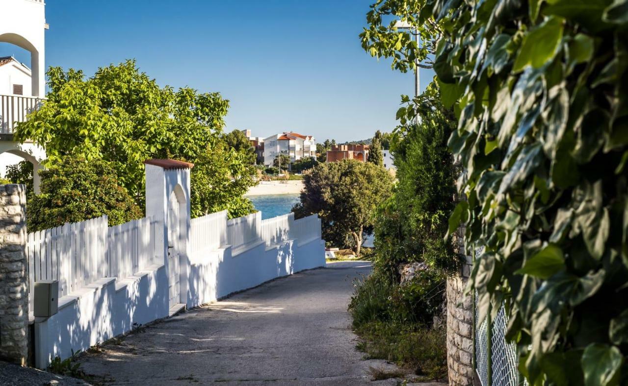 Blue Pearl Apartment Rogoznica  Bagian luar foto